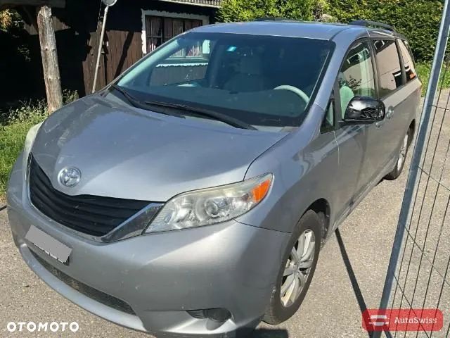 Toyota Sienna 3.5 LE AWD - 8
