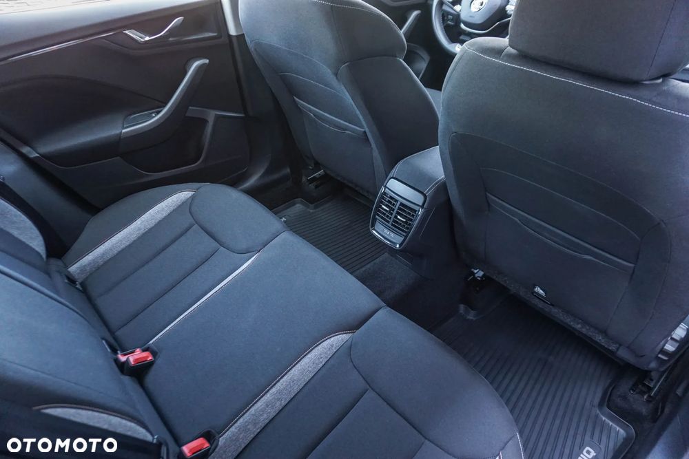 Skoda Kamiq 1.0 TSI Selection DSG - 31