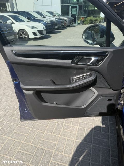 Porsche Macan T - 19