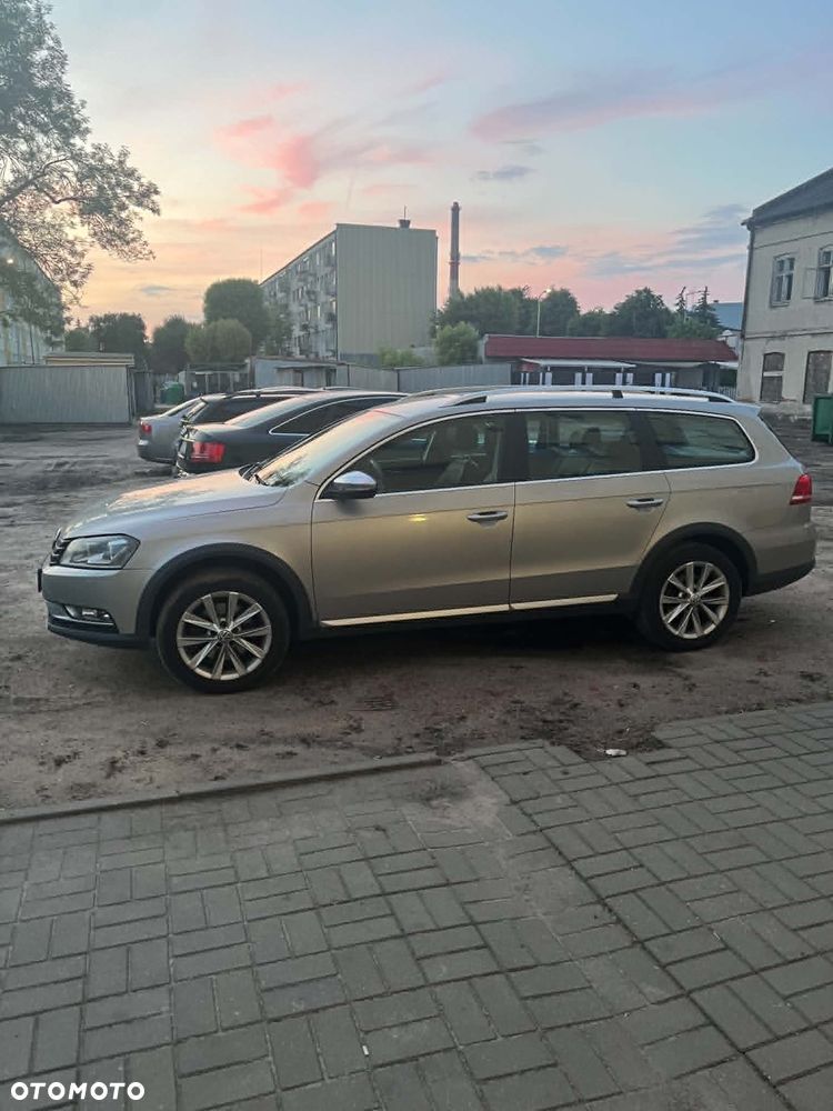 Volkswagen Passat Alltrack - 1