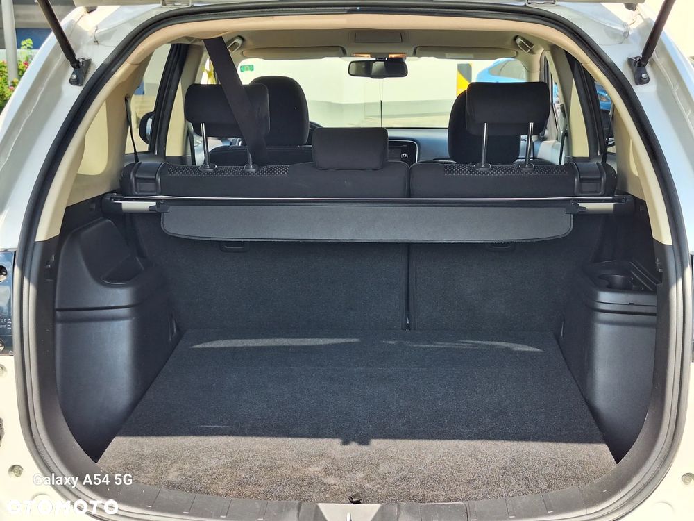 Mitsubishi Outlander 2.0 2WD SUV-Star - 9