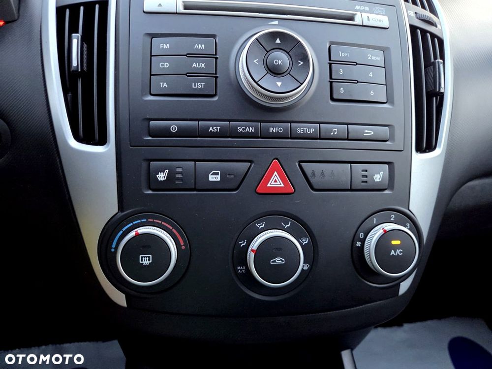 Kia Ceed - 26