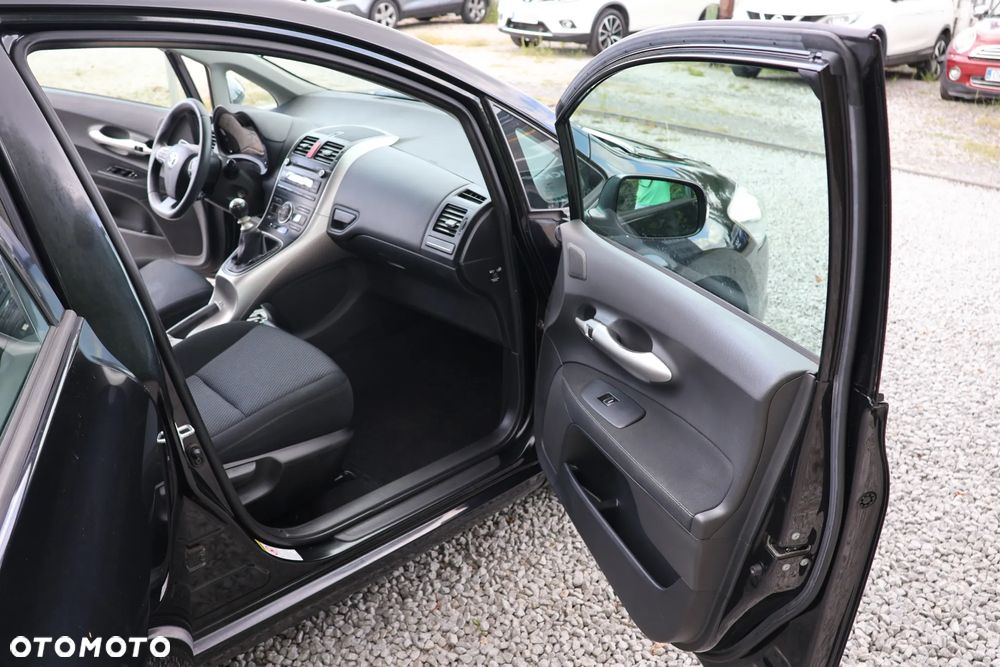 Toyota Auris 1.6 Dynamic - 11