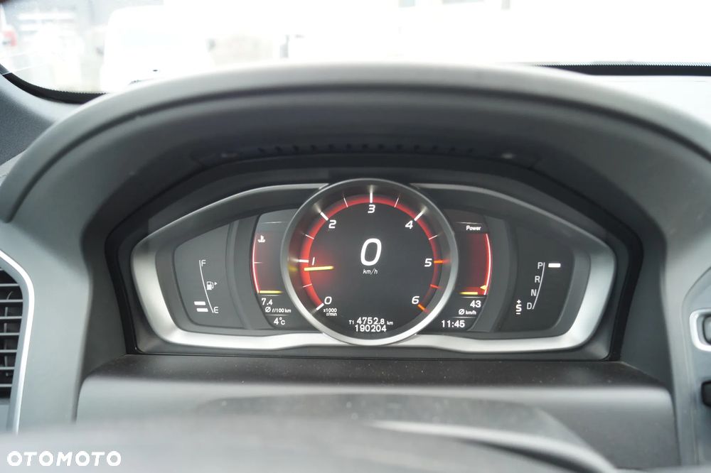 Volvo XC 60 D3 Drive-E Momentum - 32