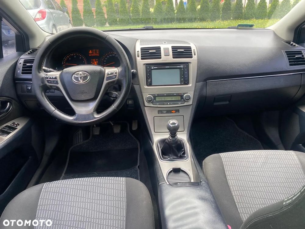 Toyota Avensis - 5