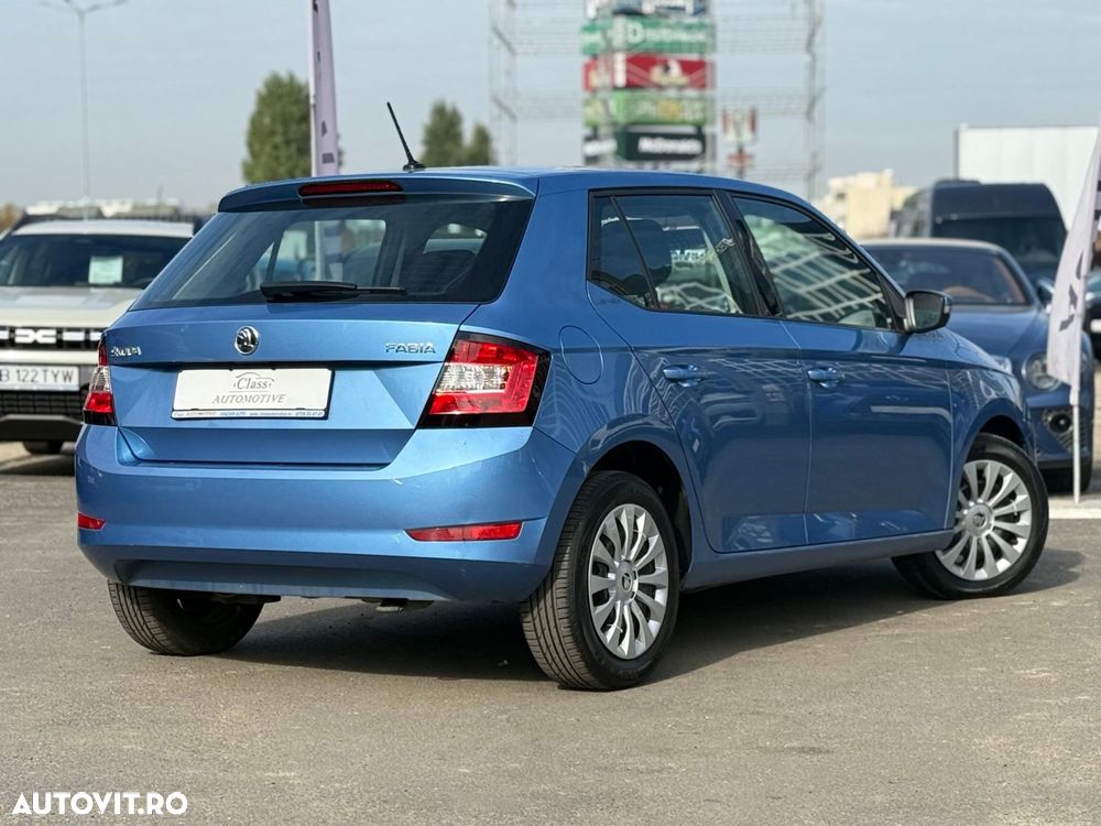 Skoda Fabia - 10