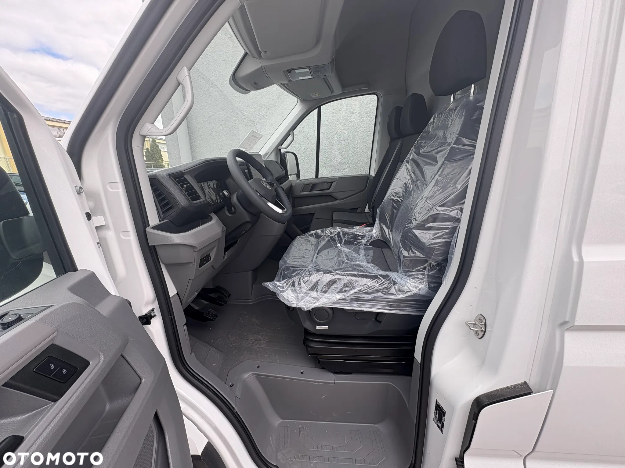 Volkswagen Crafter Furgon Z hakiem - 14