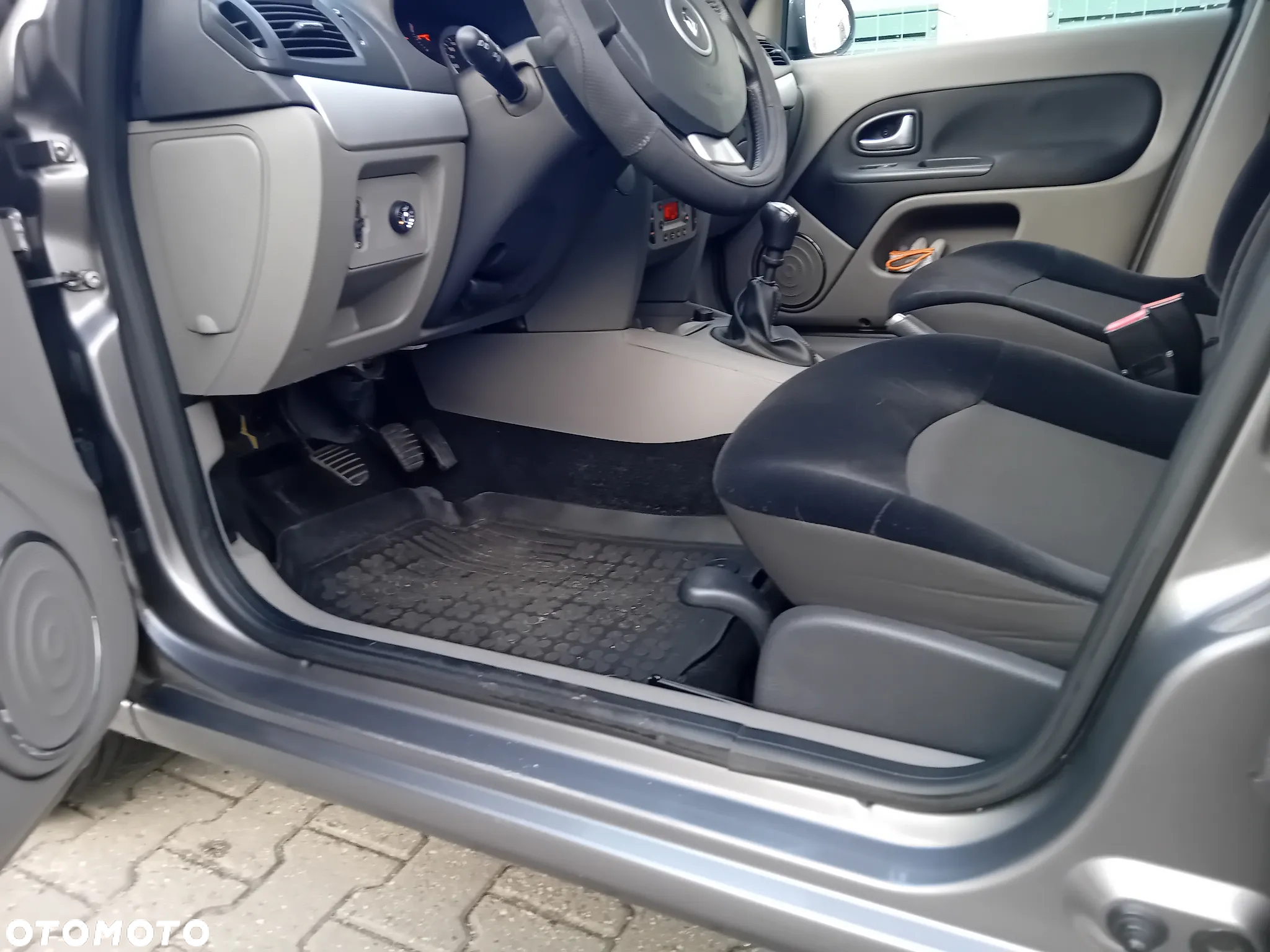 Renault Thalia 1.2 16V All Inclusive Euro5 - 17