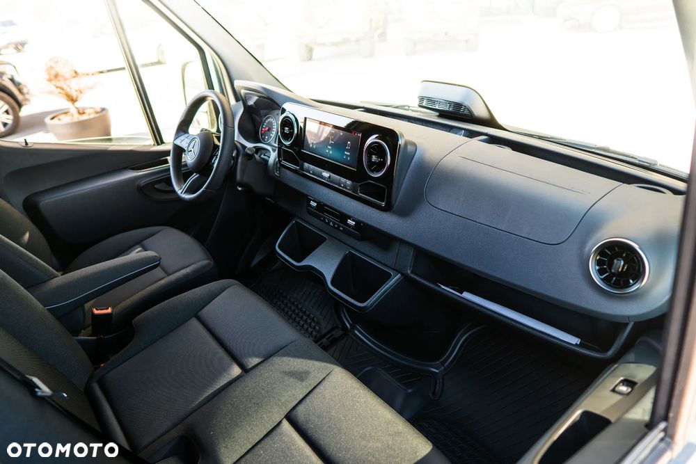 Mercedes-Benz Sprinter - 10