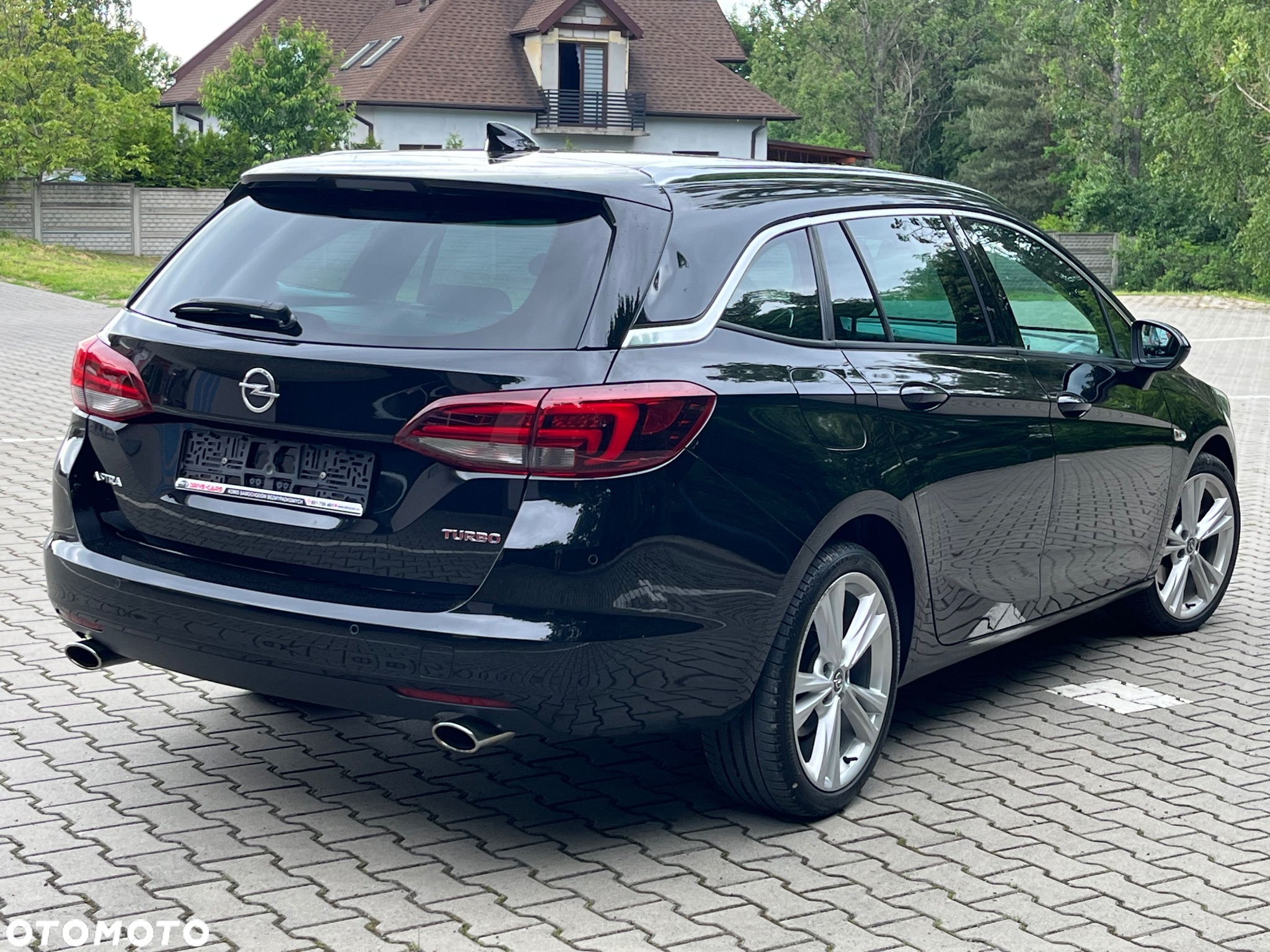 Opel Astra 1.6 Turbo Start/Stop Sports Tourer Innovation - 2