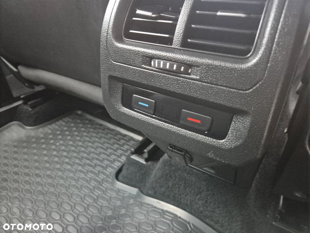 Volkswagen Touran 1.6 TDI SCR (BlueMotion Technology) Trendline - 19