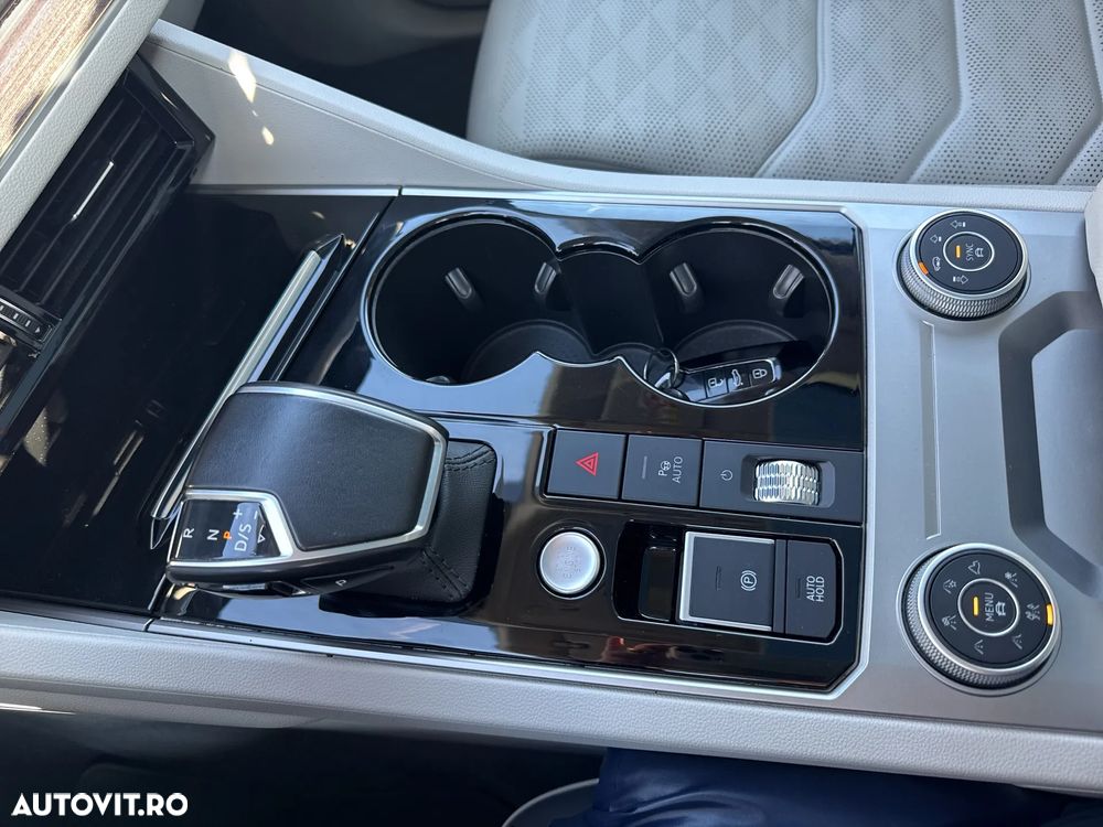 Volkswagen Touareg V6 TDI 4MOTION Elegance - 21