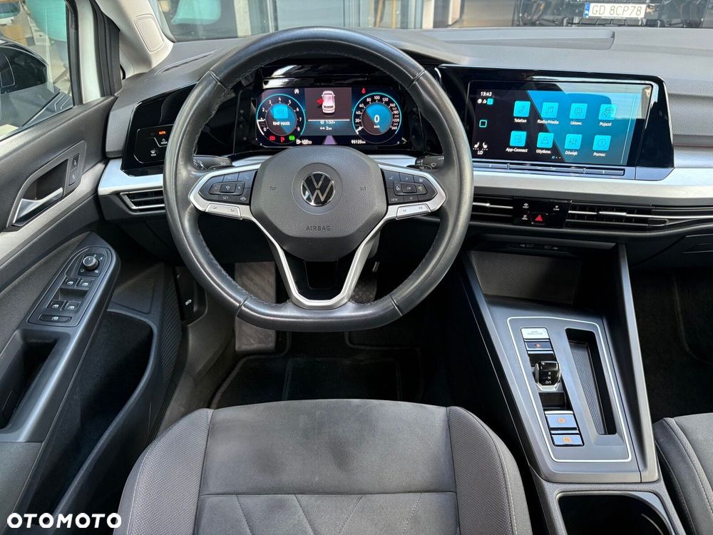 Volkswagen Golf - 11