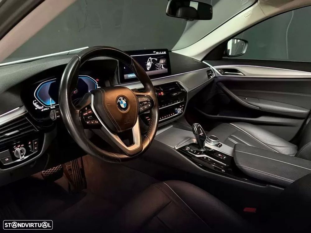 BMW 530 e Line Luxury - 6