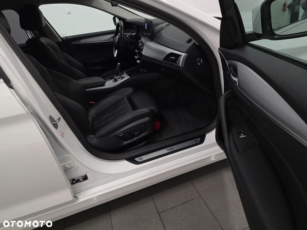 BMW Seria 5 518d mHEV Luxury Line sport - 30