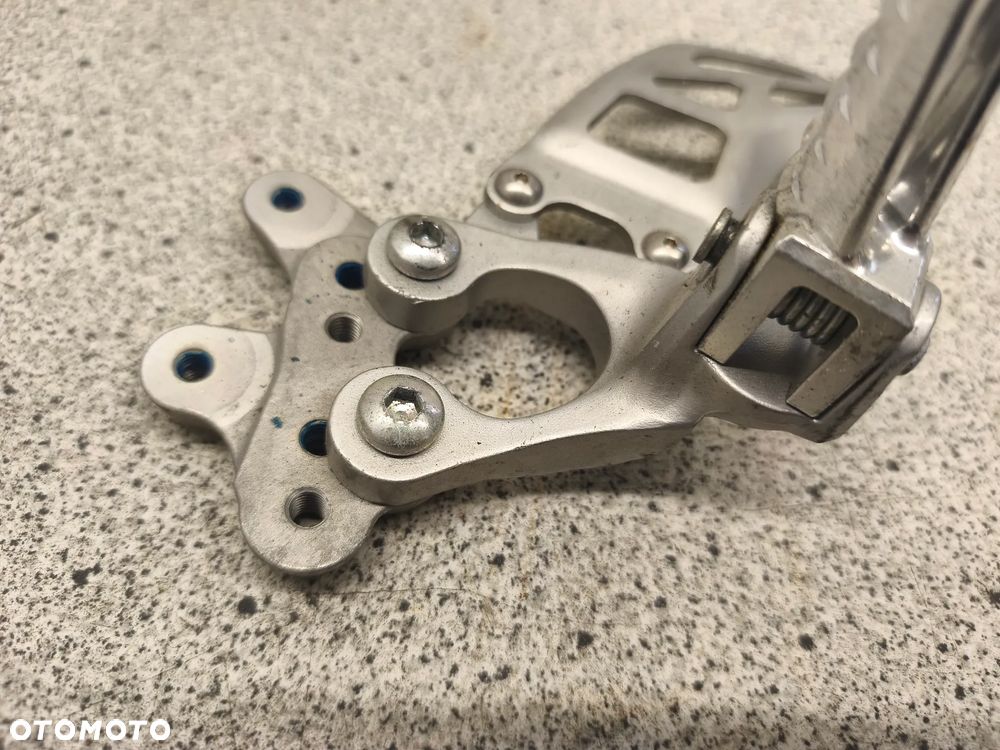 Set lewy przód, podnóżek kierowcy Suzuki GSX-R1000 600 GSX-R 1000 GSXR1000 GSXR 1000 600 - 2