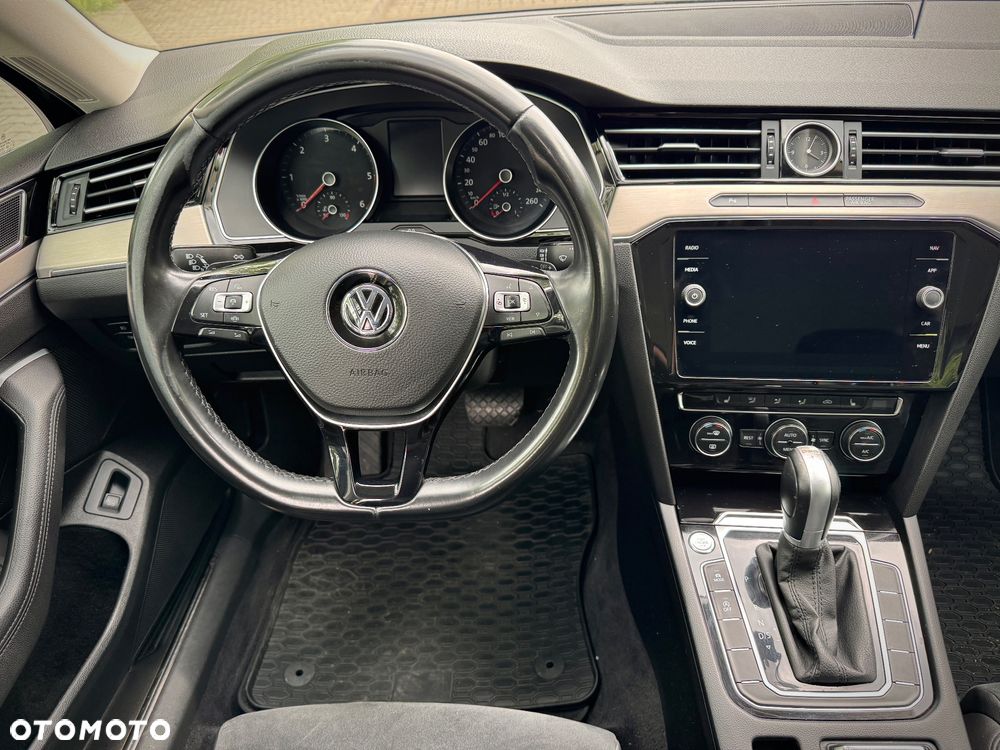Volkswagen Passat 2.0 TDI SCR Highline DSG - 14