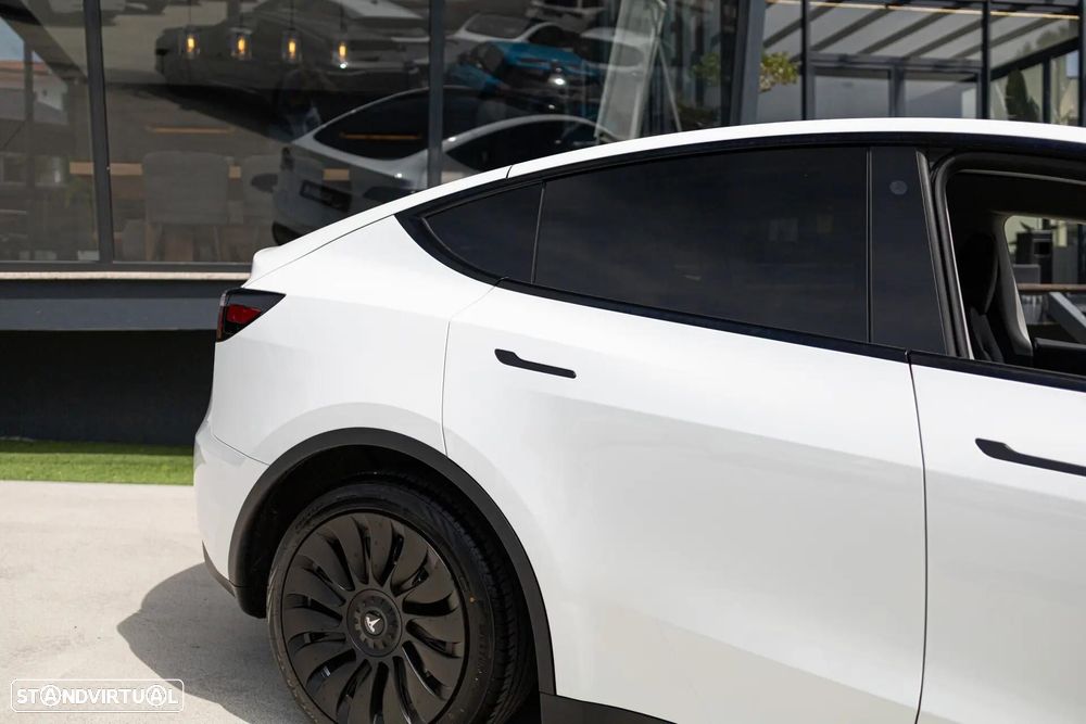 Tesla Model Y Long Range Tração Integral — fotografia 16