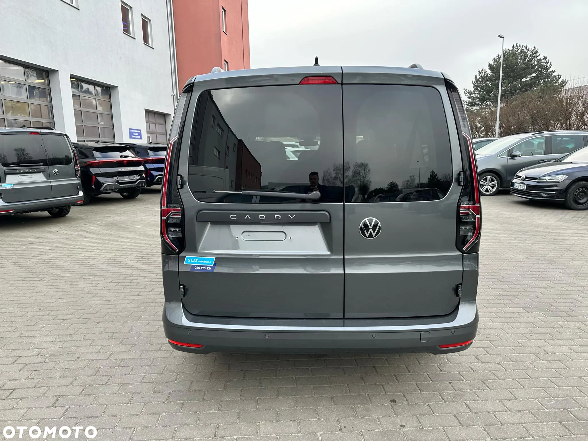 Volkswagen Caddy Maxi 2.0 TDI Life DSG - 5
