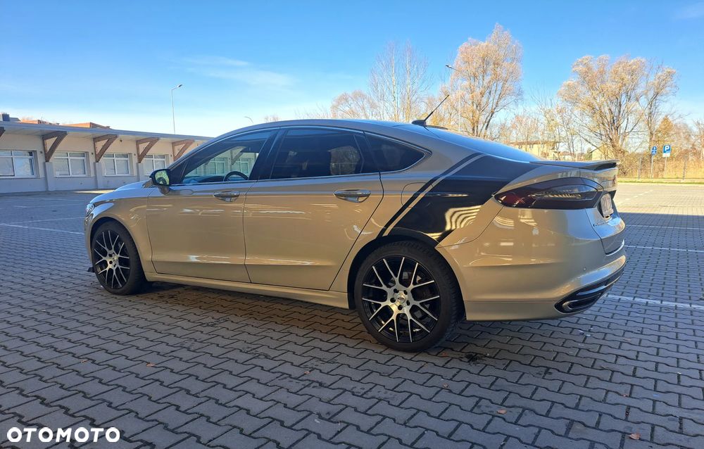Ford Fusion - 15