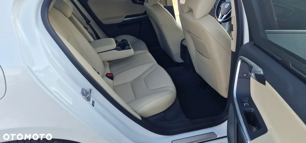 Volvo S60 - 22