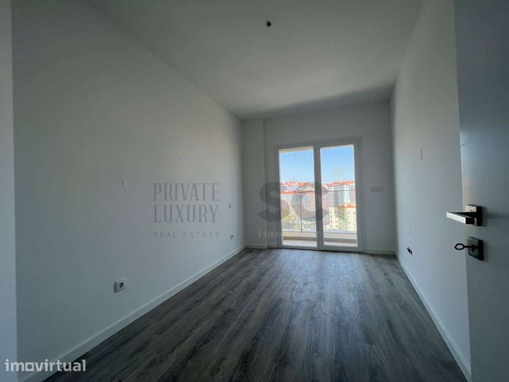 Apartamento T2 | em Santa Marta do Pinhal - Grande imagem: 3/22