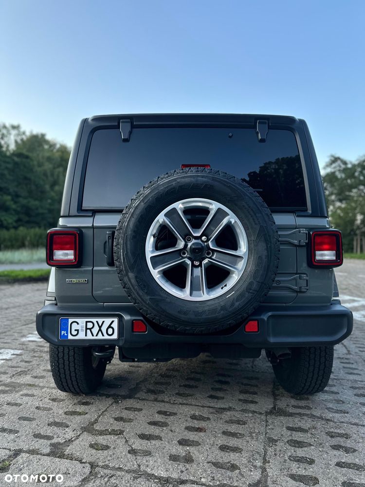 Jeep Wrangler - 35
