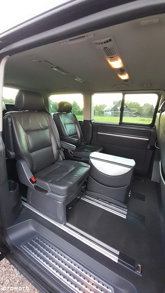 Volkswagen Caravelle - 25