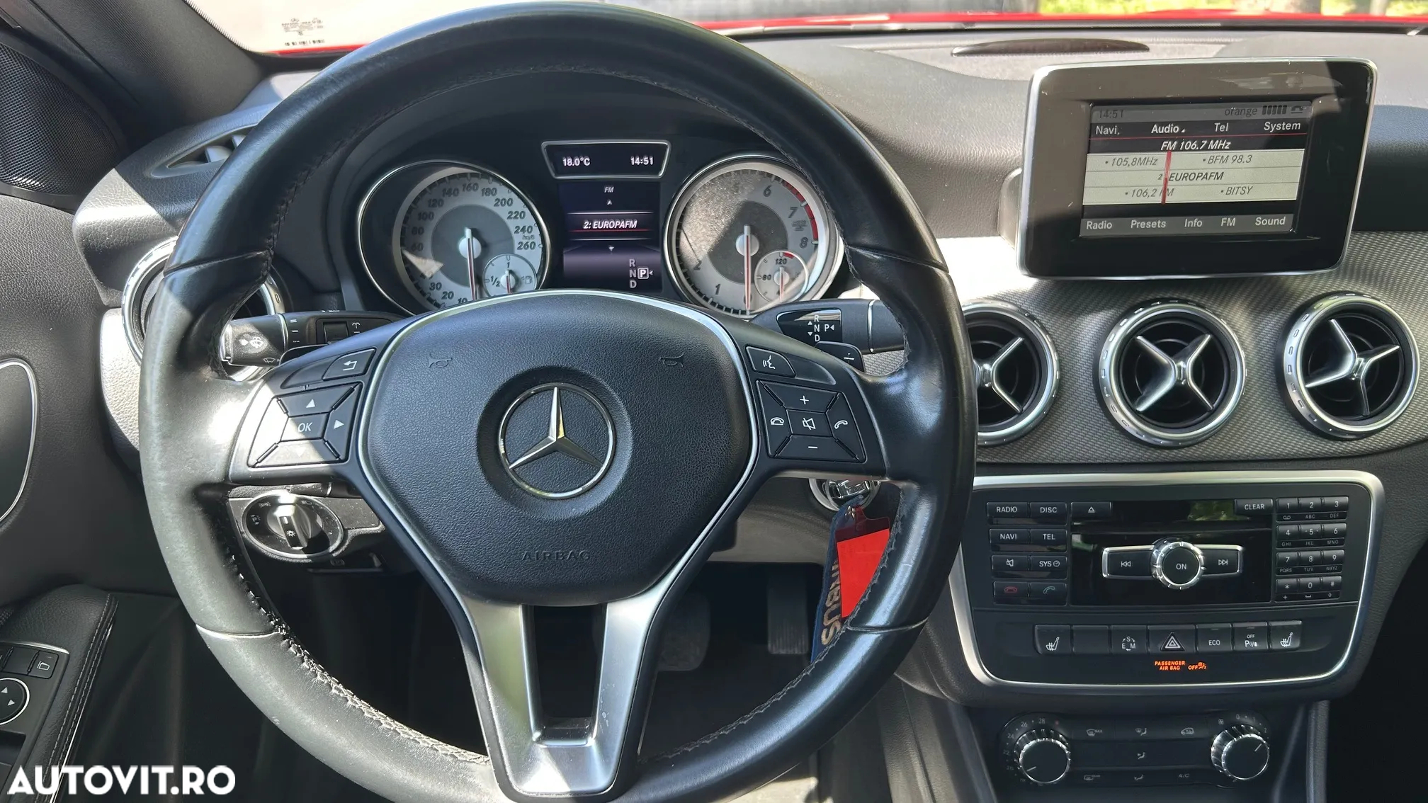 Mercedes-Benz GLA - 9