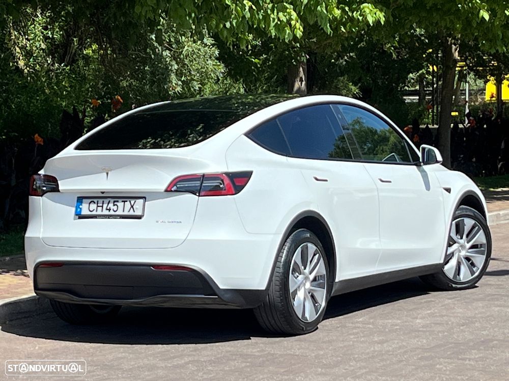 Tesla Model Y Long Range Dual Motor AWD - 2