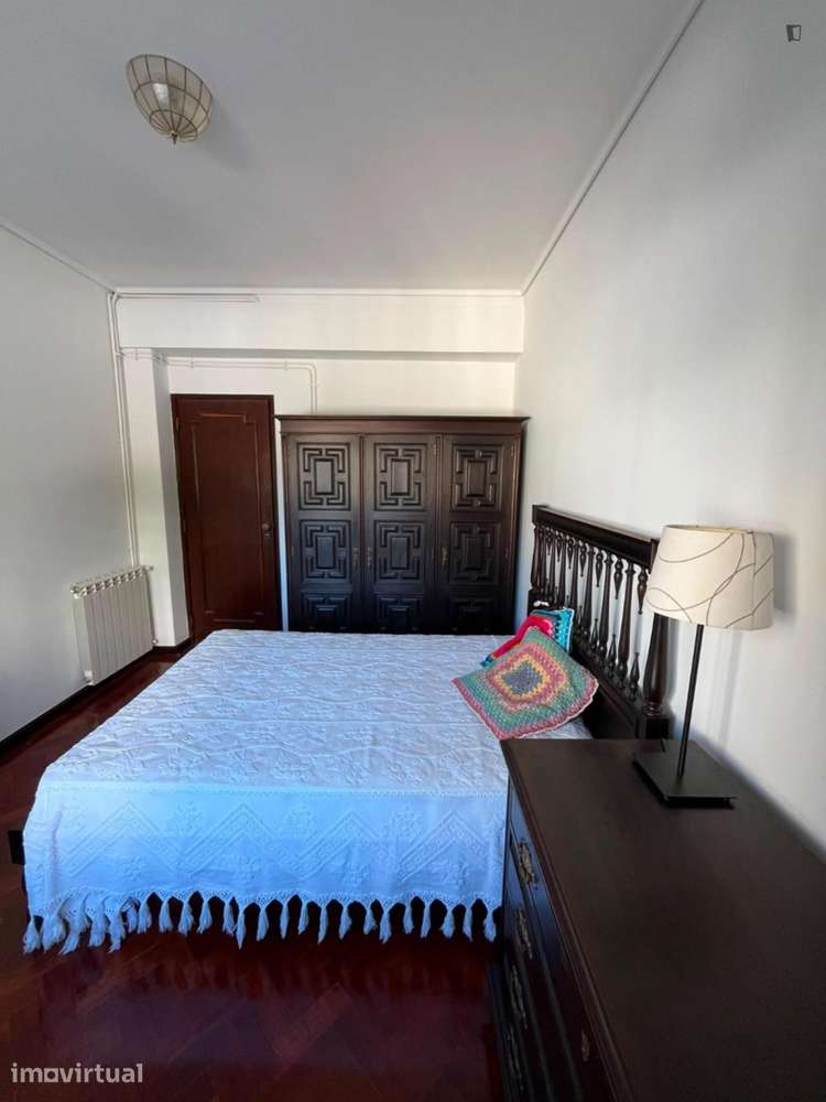 Quarto - localizado em Aveiro - Grande imagem: 5/8