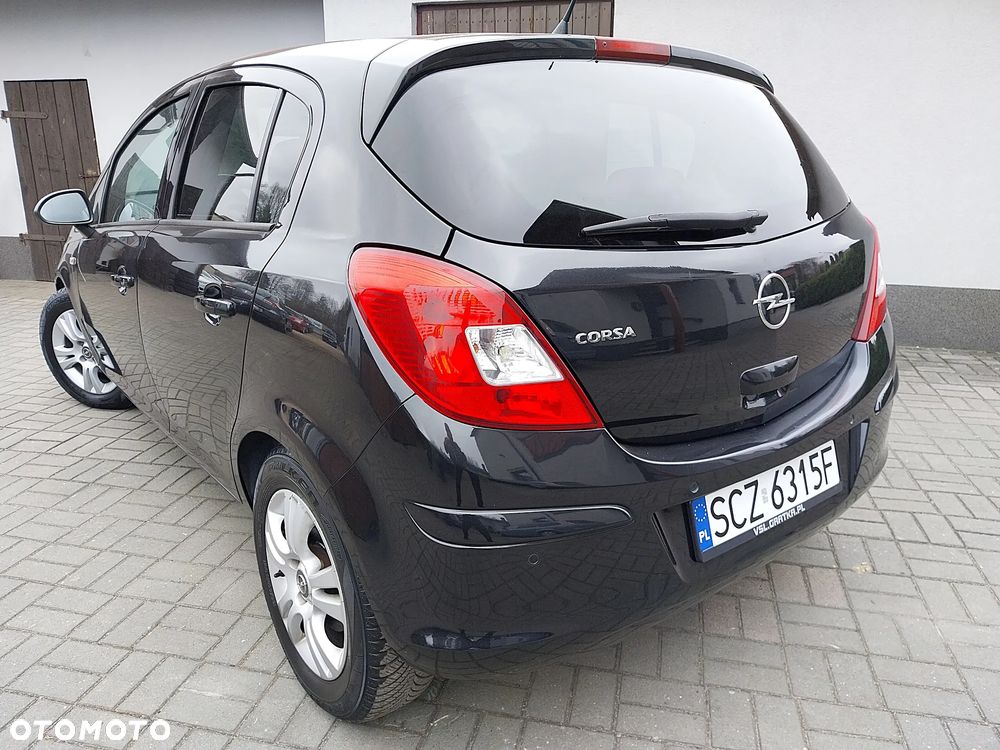 Opel Corsa 1.4 16V Cosmo - 3