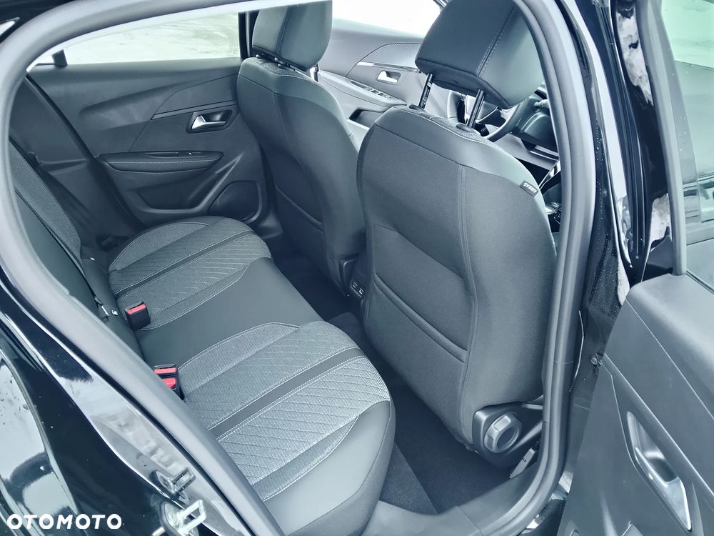 Peugeot 208 1.2 mHEV Allure - 17