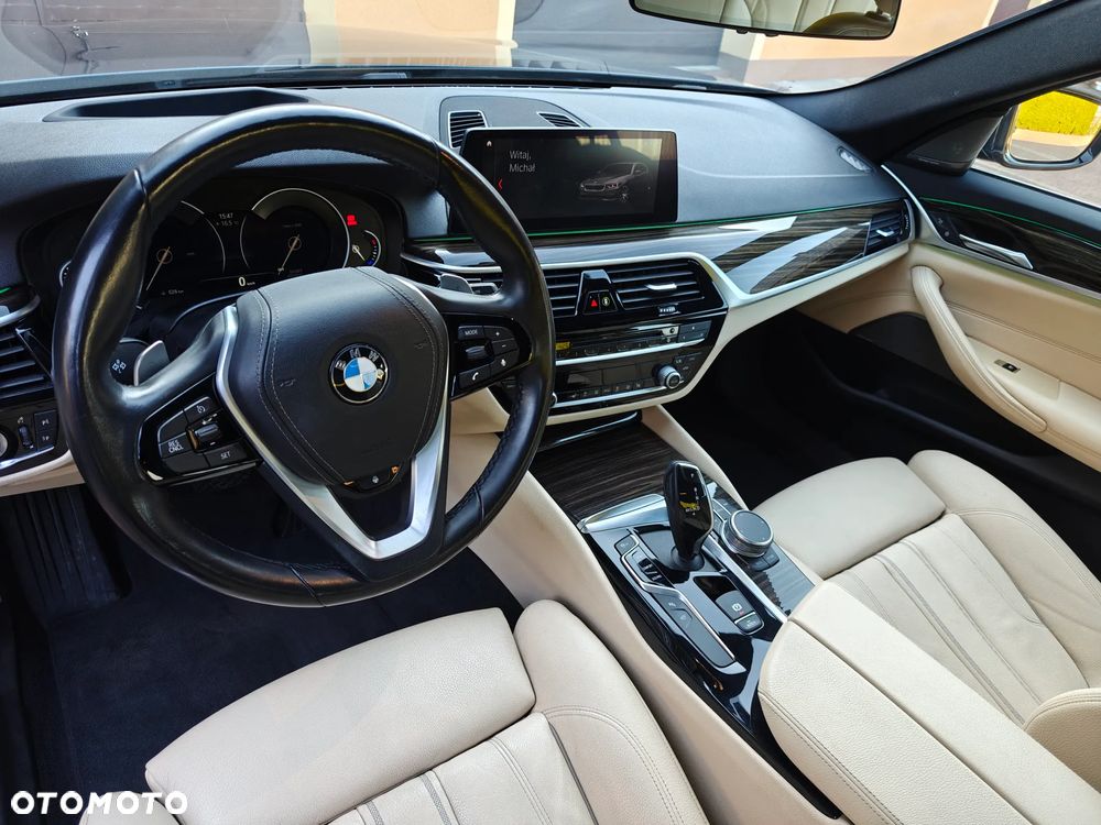 BMW Seria 5 530i xDrive Sport Line - 13