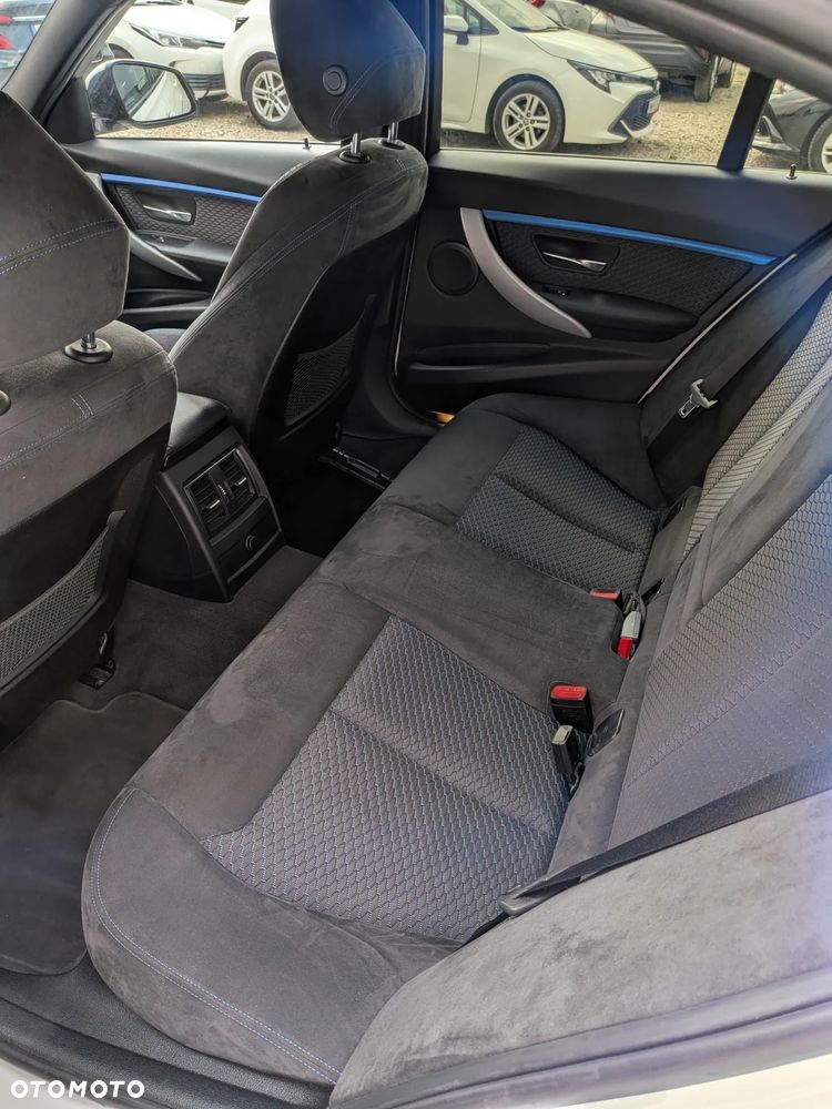 BMW Seria 3 320e M Sport sport - 21