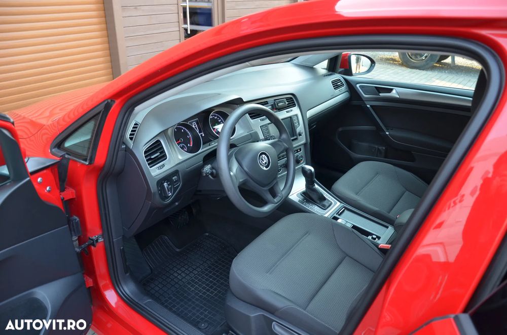 Volkswagen Golf 1.6 TDI DPF BMT DSG Trendline - 17
