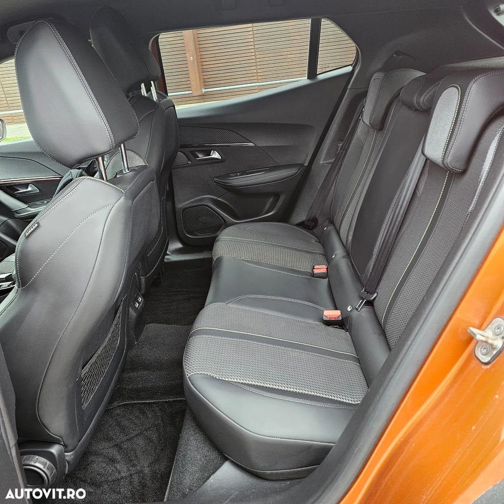 Peugeot 2008 BlueHDi 130 EAT8 GT Pack - 14