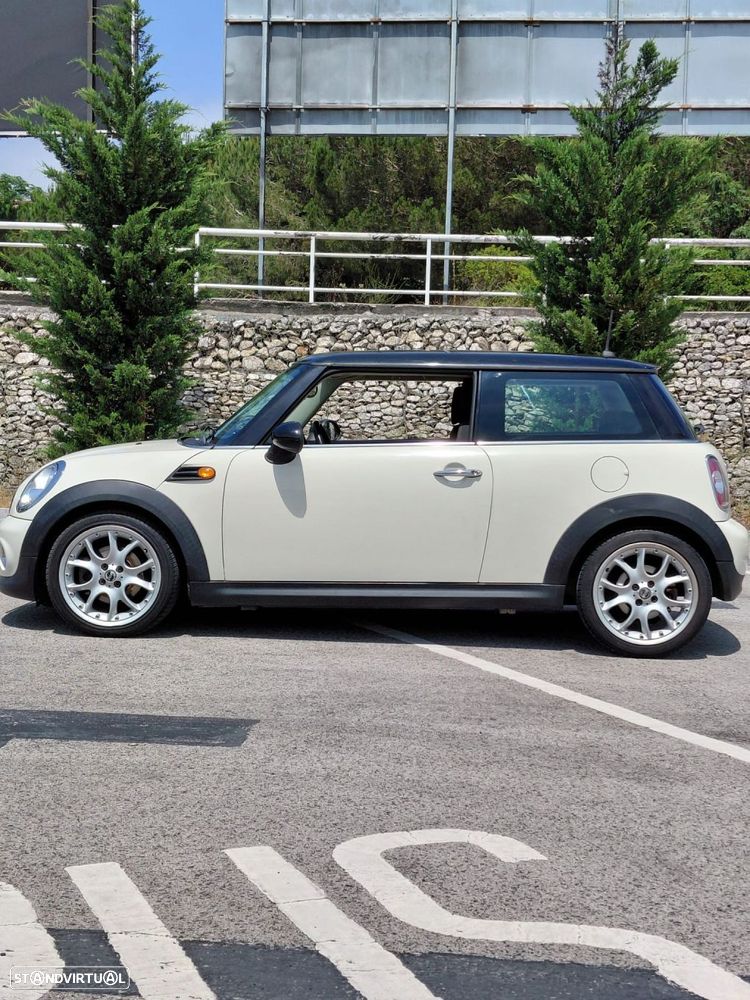 MINI 3 Portas Cooper D - 2