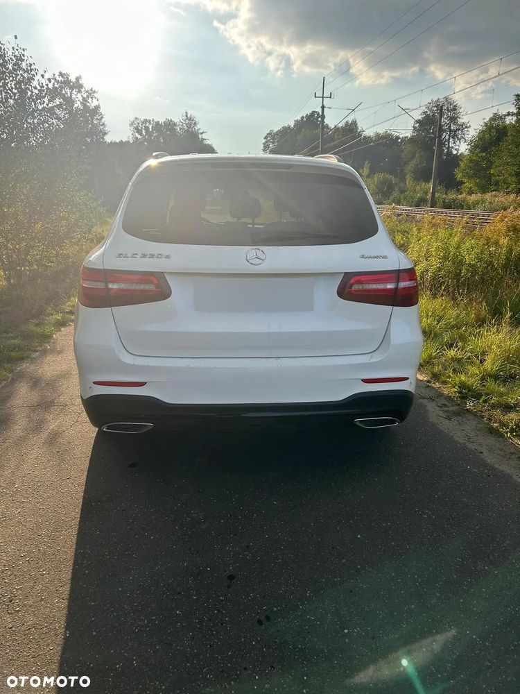 Mercedes-Benz GLC 220 d 4-Matic - 4