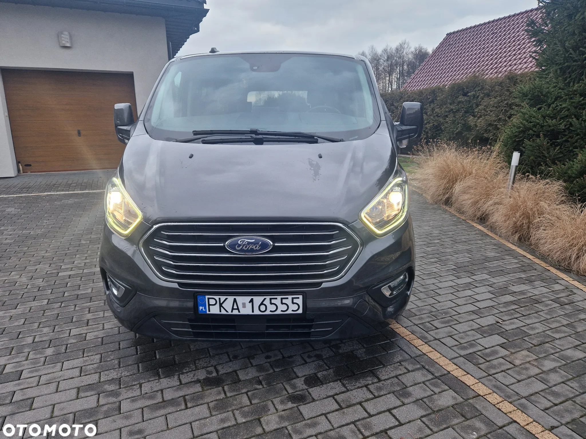 Ford Tourneo Custom - 10