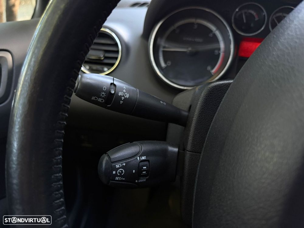 Peugeot 308 1.6 HDi Executive - 23