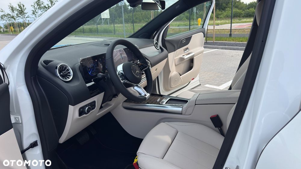Mercedes-Benz EQA - 13