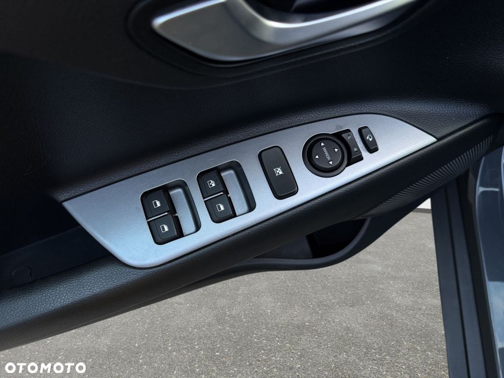 Kia Stonic - 29