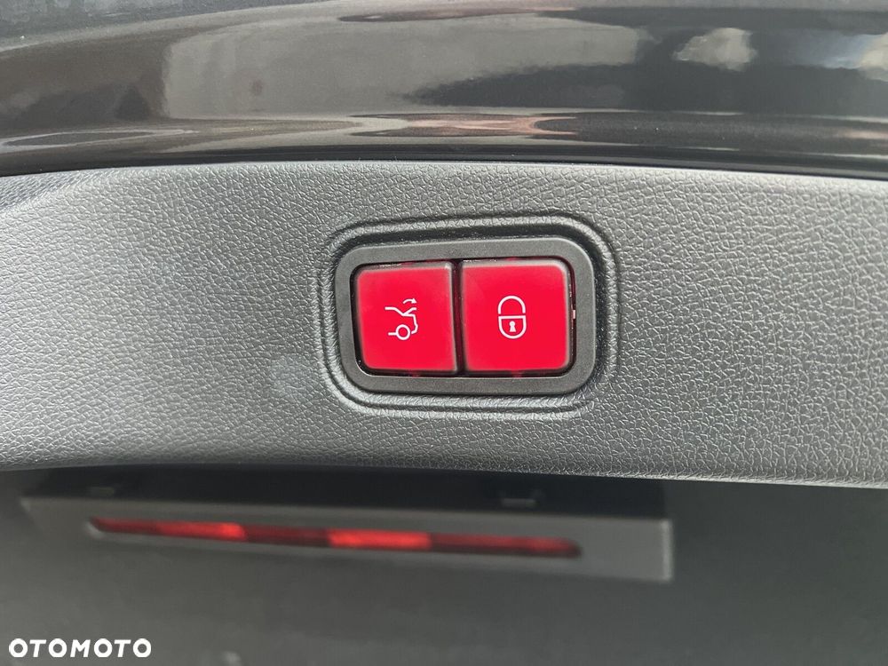 Mercedes-Benz Klasa E - 19