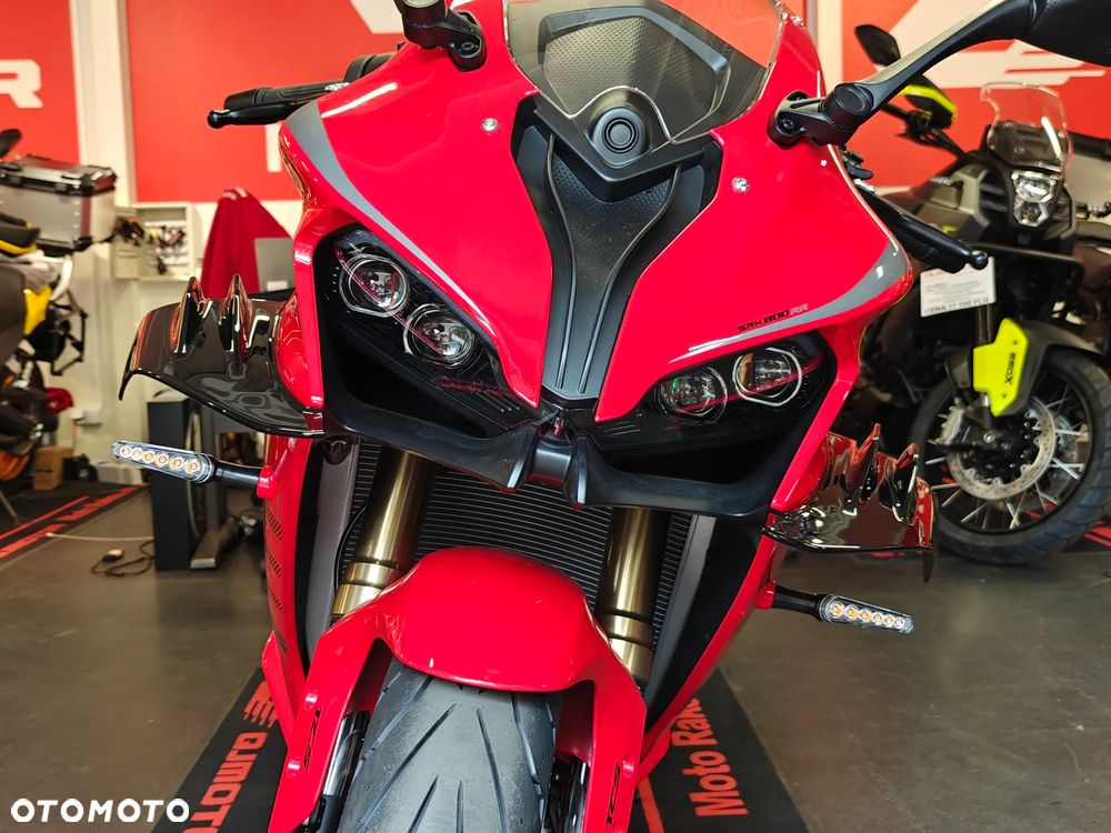 QJMOTOR SRK 800RR - 9