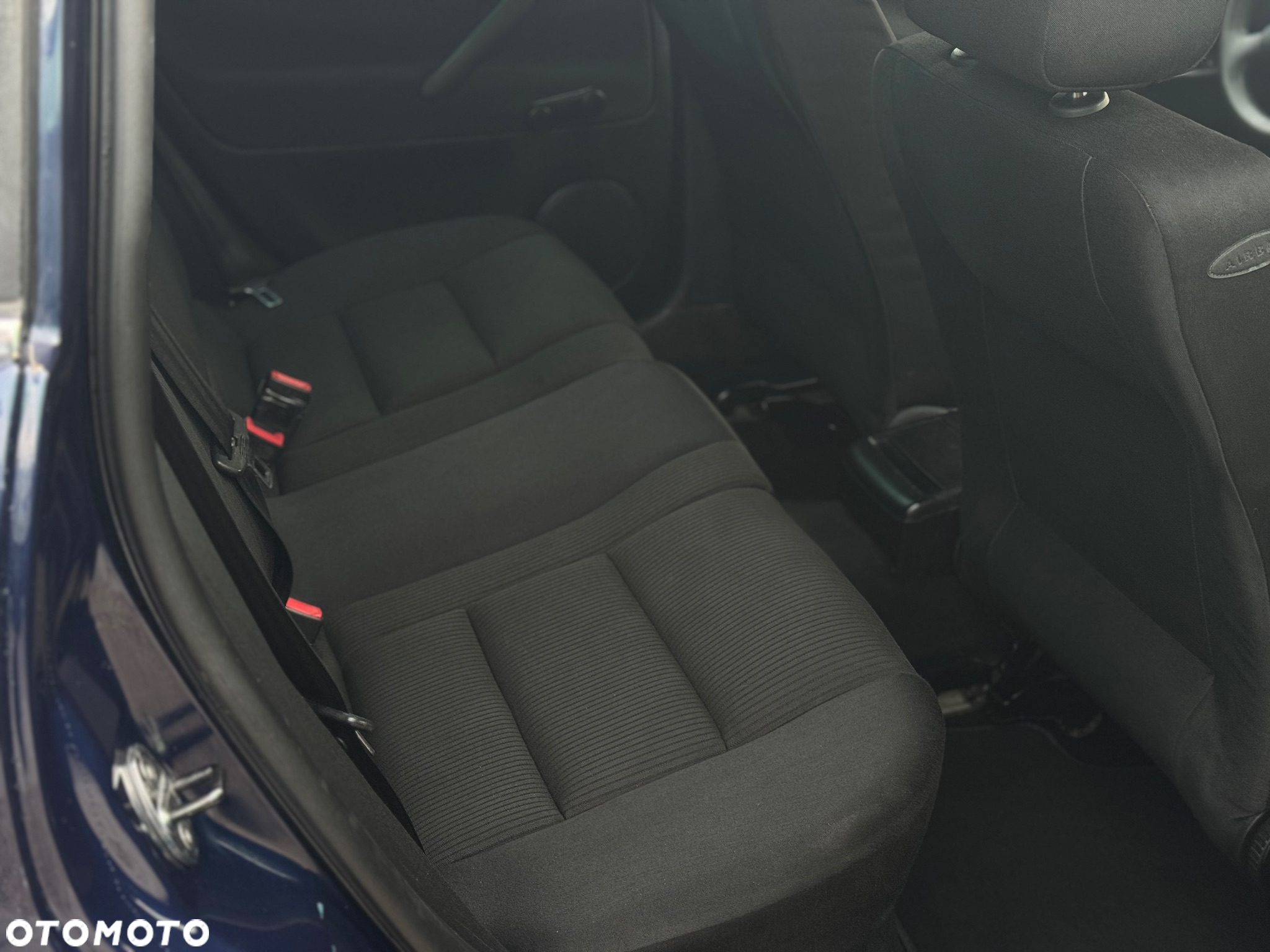 Volkswagen Passat 1.9 TDI Comfortline - 32