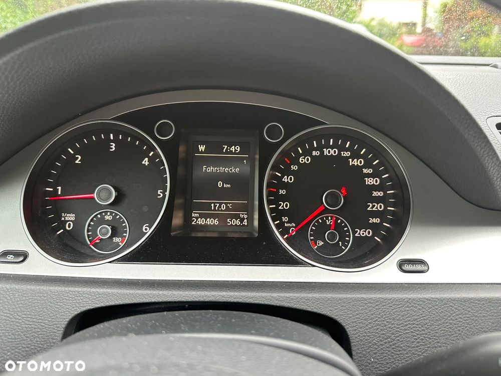 Volkswagen Passat 2.0 TDI DPF BlueMotion Technology Comfortline - 13