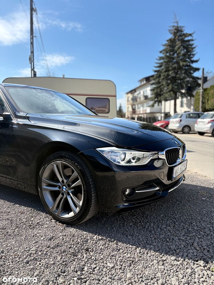BMW Seria 3 328i Sport Line - 35