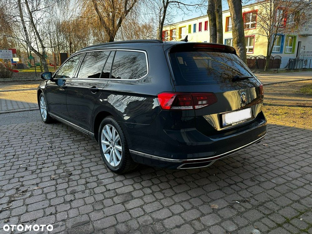 Volkswagen Passat - 8