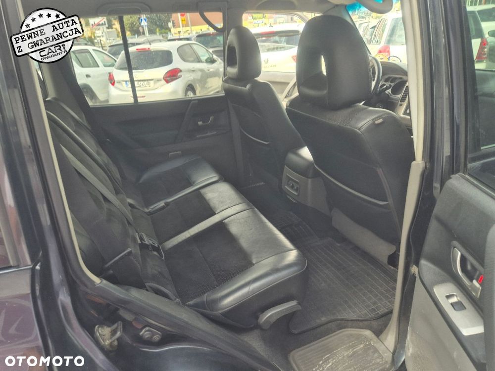 Mitsubishi Pajero - 18